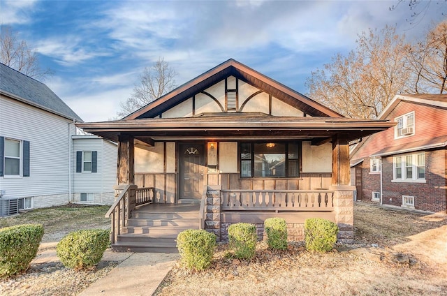 view of front of home featuring covered porch