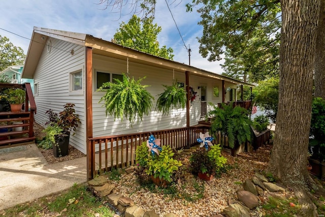 view of front of home featuring a porch