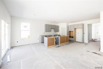 kitchen featuring a kitchen island