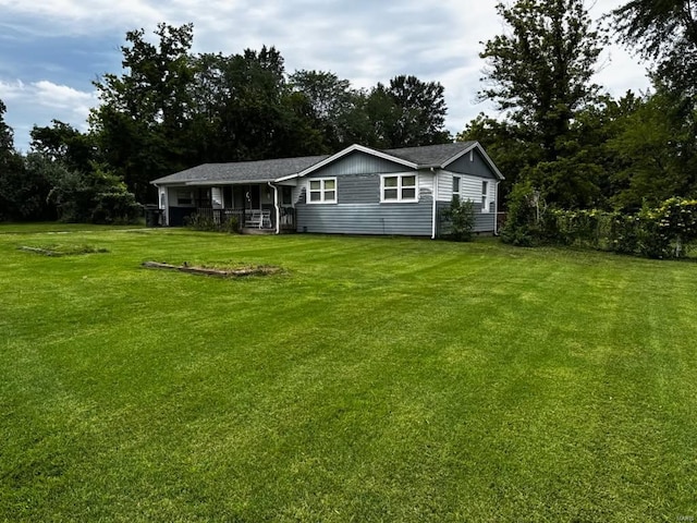 exterior space featuring a front yard