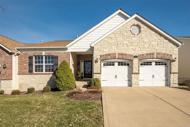 view of front of house featuring brick siding, an attached garage, a front lawn, roof with shingles, and driveway