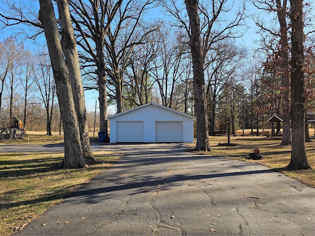 view of detached garage