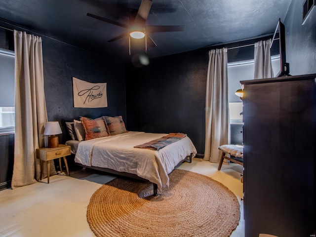 bedroom featuring a ceiling fan