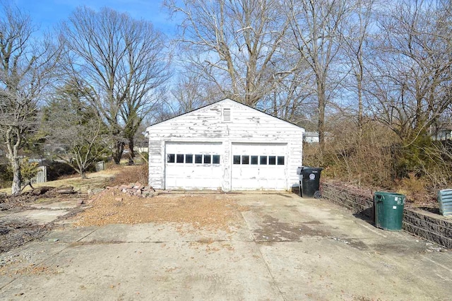 view of detached garage