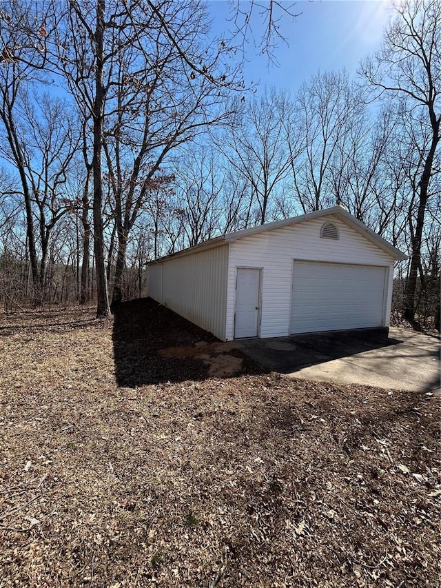 view of detached garage