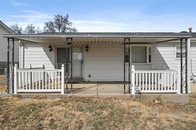 view of front of property featuring a porch