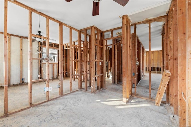 miscellaneous room with a ceiling fan