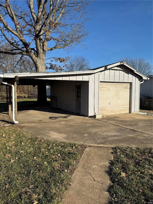 view of outbuilding