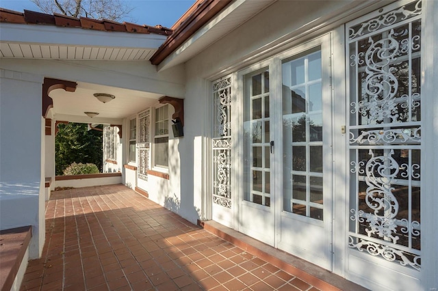 view of patio featuring a porch