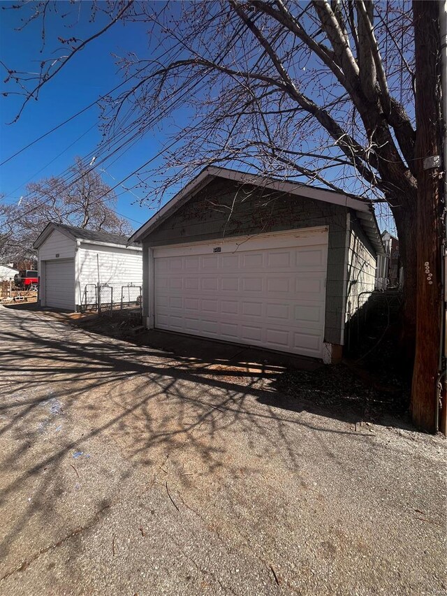 view of detached garage