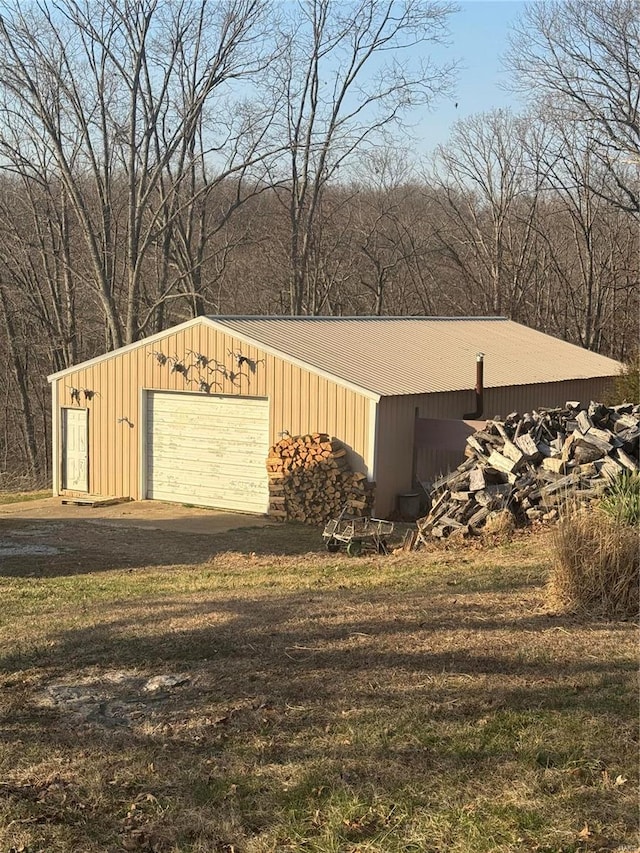 view of detached garage