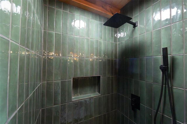 details with a tile shower