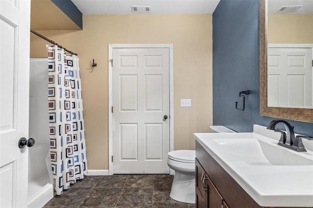 full bathroom with visible vents, vanity, toilet, and a shower with shower curtain