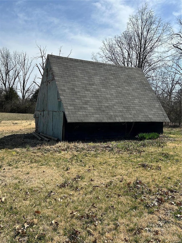 view of outbuilding featuring an outbuilding