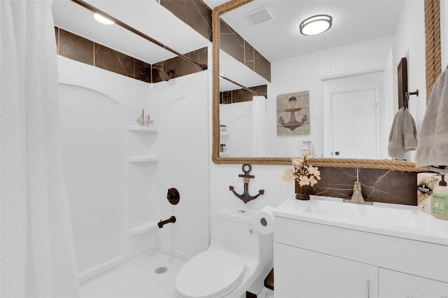 bathroom with backsplash, toilet, vanity, and a shower with curtain