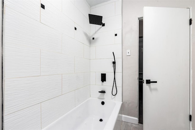 bathroom featuring shower / bathtub combination