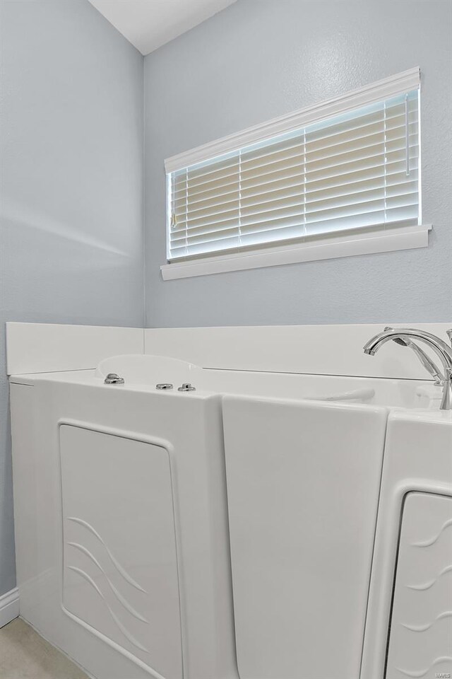 bathroom with washer / clothes dryer