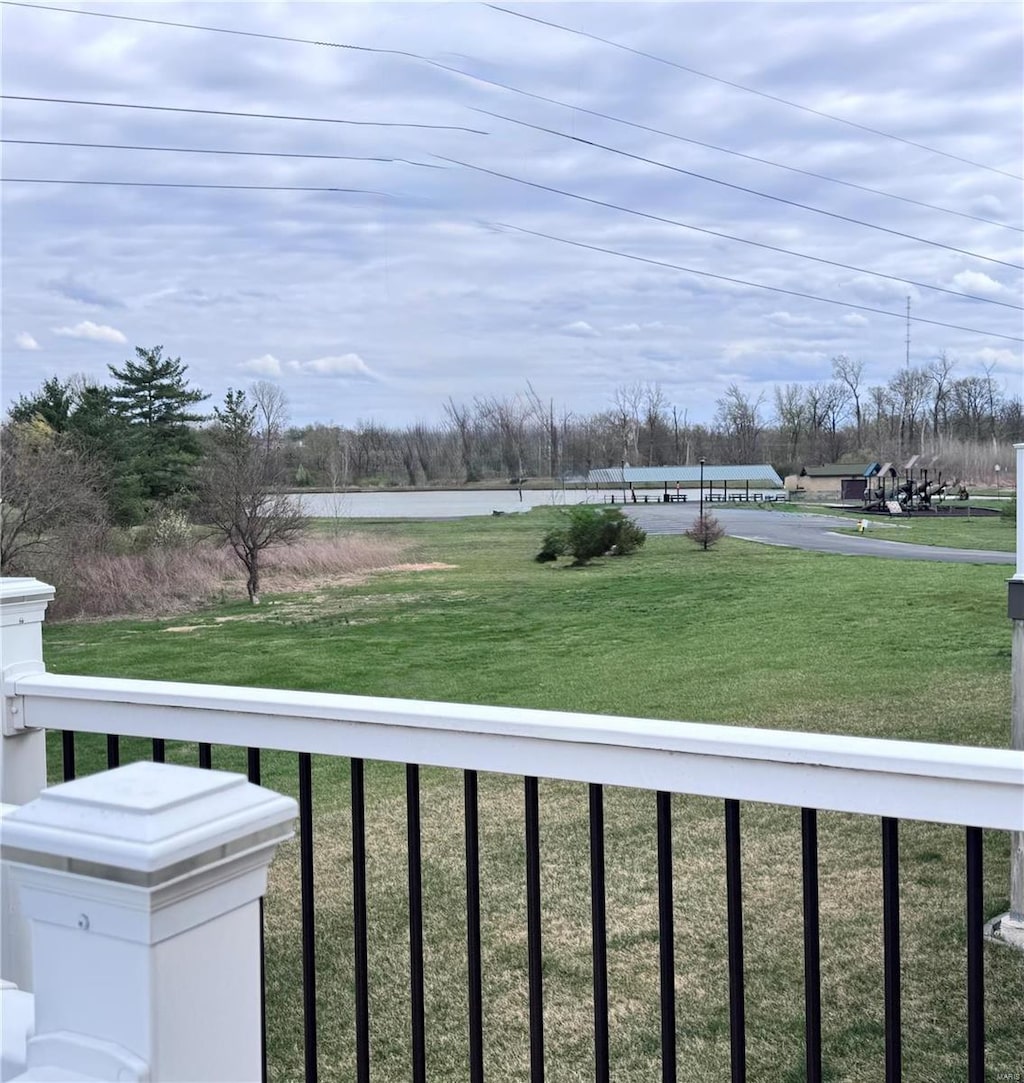view of yard featuring a water view