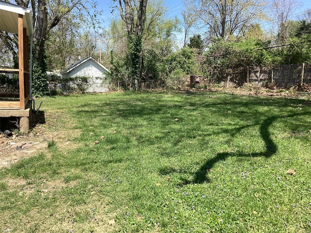 view of yard featuring fence