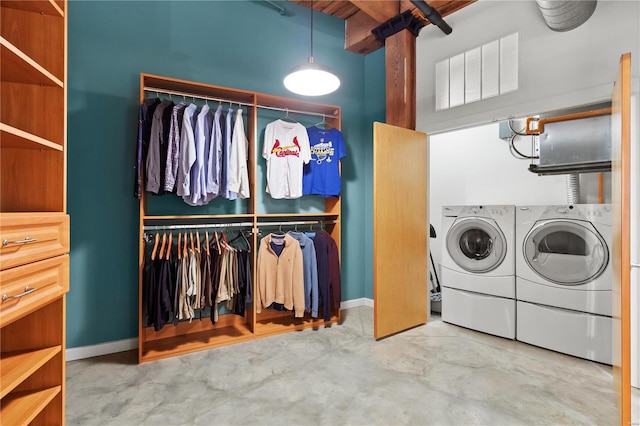laundry area with visible vents, laundry area, and independent washer and dryer