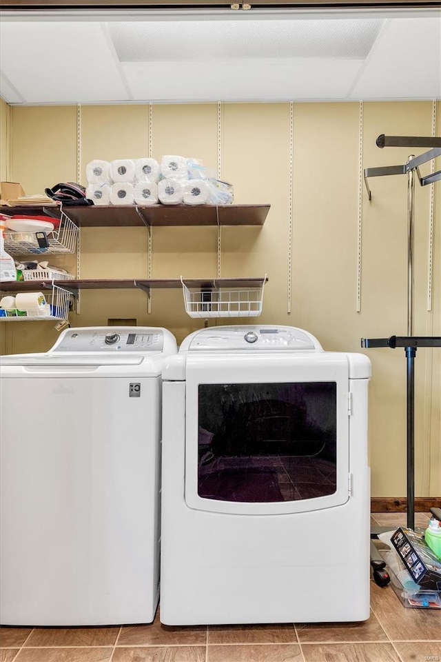 laundry room with independent washer and dryer