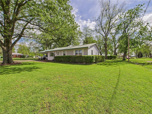 view of yard with a carport