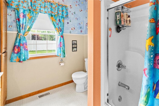 full bathroom with baseboards, visible vents, and toilet