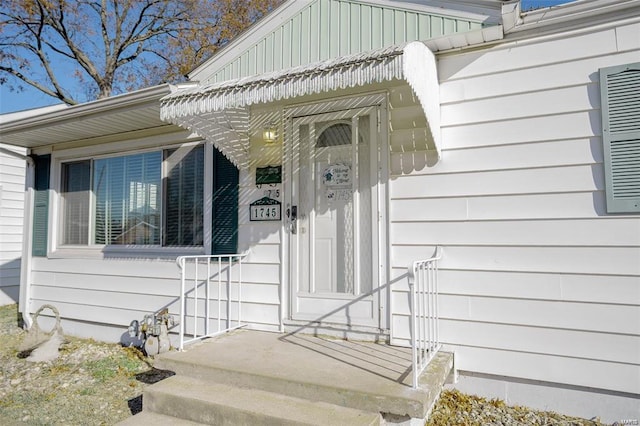 view of property entrance