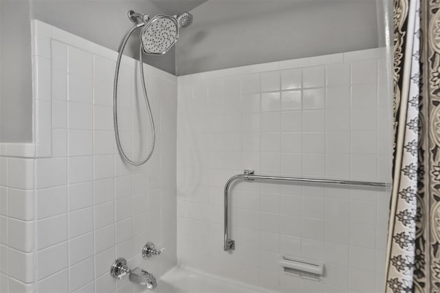 bathroom featuring shower / tub combo