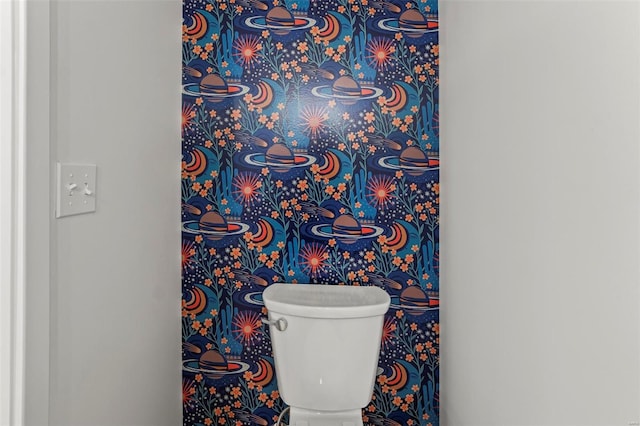 bathroom featuring toilet