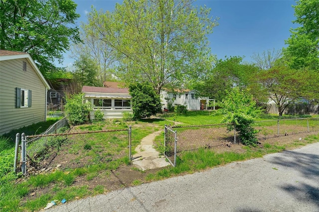 view of yard featuring fence