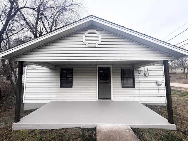 view of front facade featuring covered porch