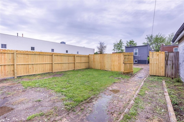 view of yard featuring a fenced backyard