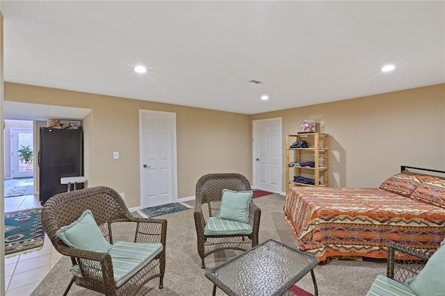 bedroom featuring recessed lighting, freestanding refrigerator, baseboards, and visible vents