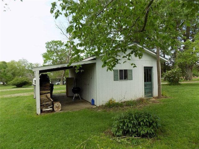 view of outdoor structure