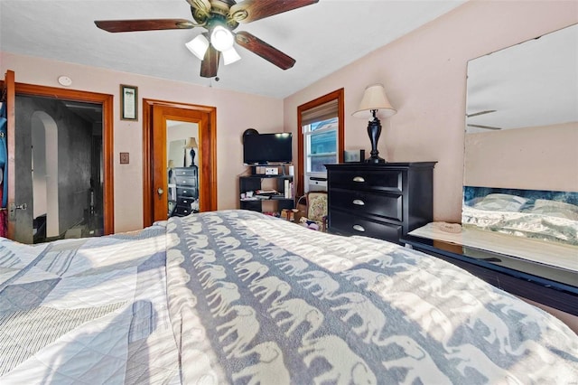 bedroom featuring a ceiling fan