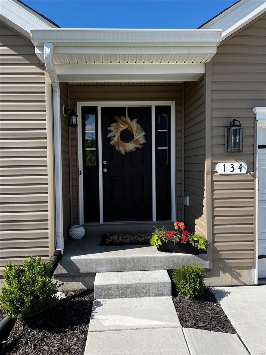 view of exterior entry