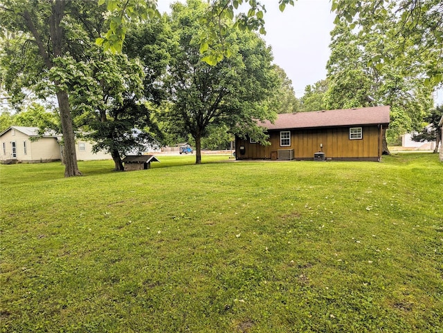 view of grassy yard