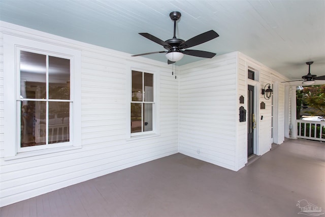 905 N Barcelona St, Pensacola, FL 32501 - view of patio featuring ceiling fan