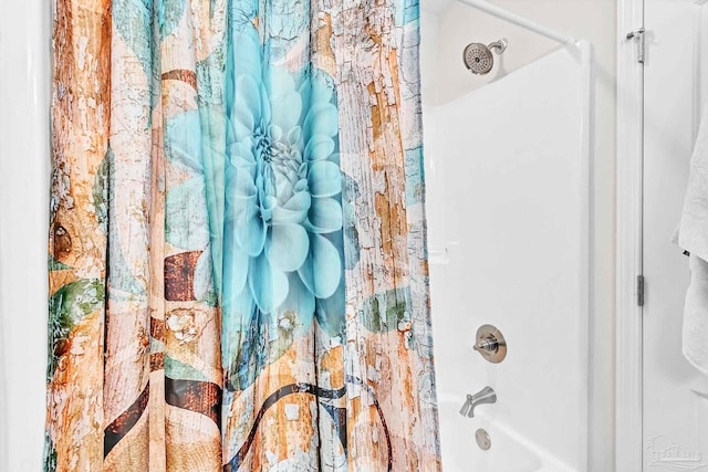 full bathroom featuring shower / bath combo