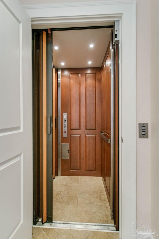 2961 Bay St, Gulf Breeze, FL 32563 - elevator with recessed lighting