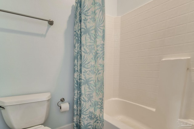 2961 Bay St, Gulf Breeze, FL 32563 - bathroom with shower / bathtub combination with curtain and toilet