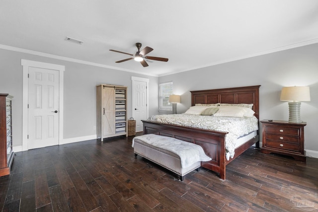 bedroom featuring ceiling fan, dark hardwood / wood-style floors, and crown molding