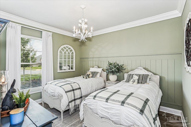 3160 Mountain Laurel Trl, Cantonment, FL 32533 - bedroom featuring a chandelier, crown molding, and wainscoting