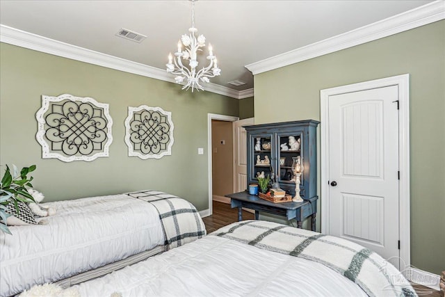 3160 Mountain Laurel Trl, Cantonment, FL 32533 - bedroom featuring a chandelier, crown molding, and wood finished floors