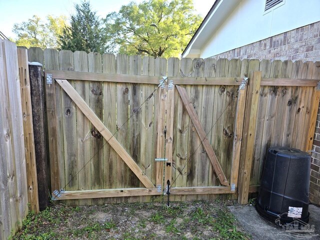 1836 Nestle Dr, Pensacola, FL 32534 - view of gate