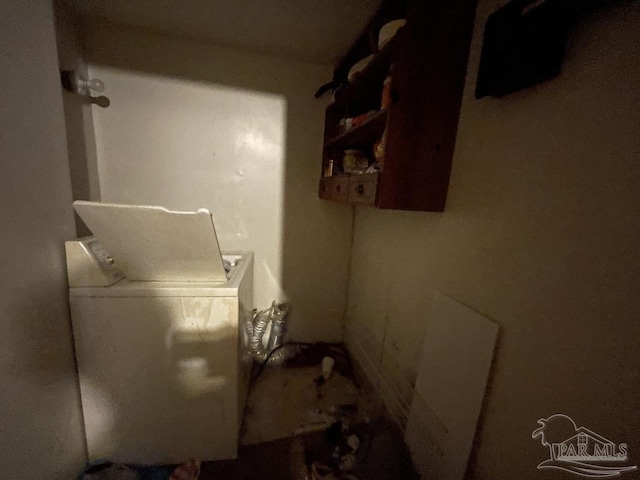 1500 N Hayne St, Pensacola, FL 32503 - washroom with washer / dryer
