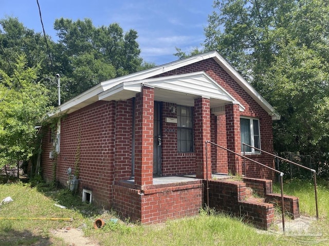 1500 N Hayne St, Pensacola, FL 32503 - bungalow-style house with brick siding