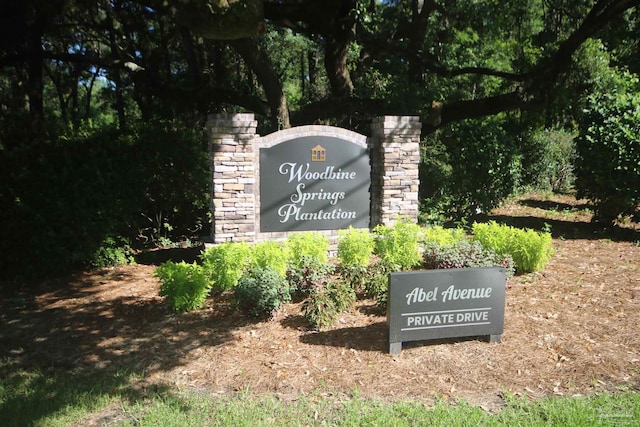 view of community / neighborhood sign