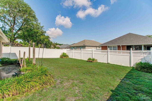 3881 Windsor Castle Blvd, Milton, FL 32583 - view of yard